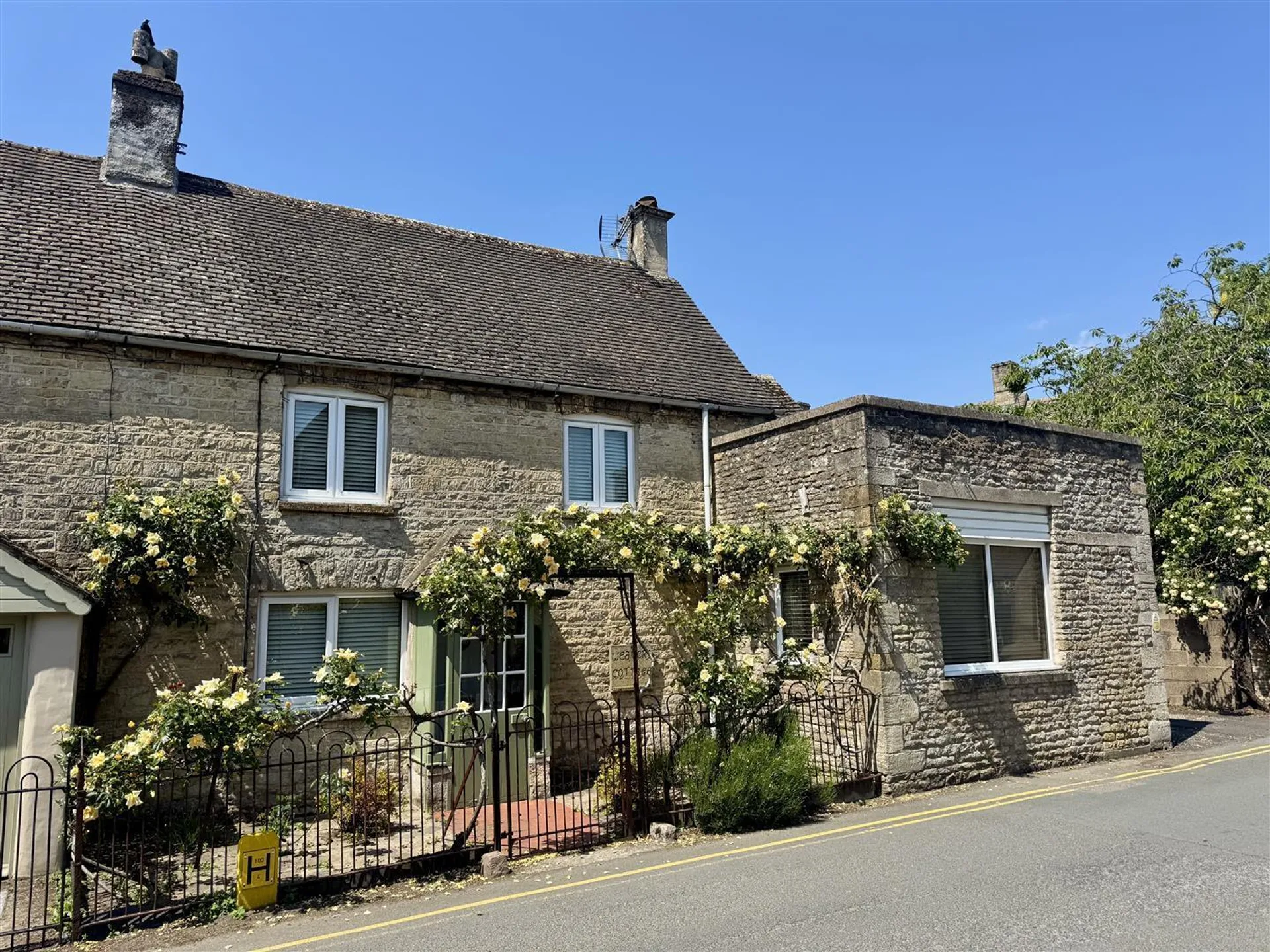 Property photo top 0