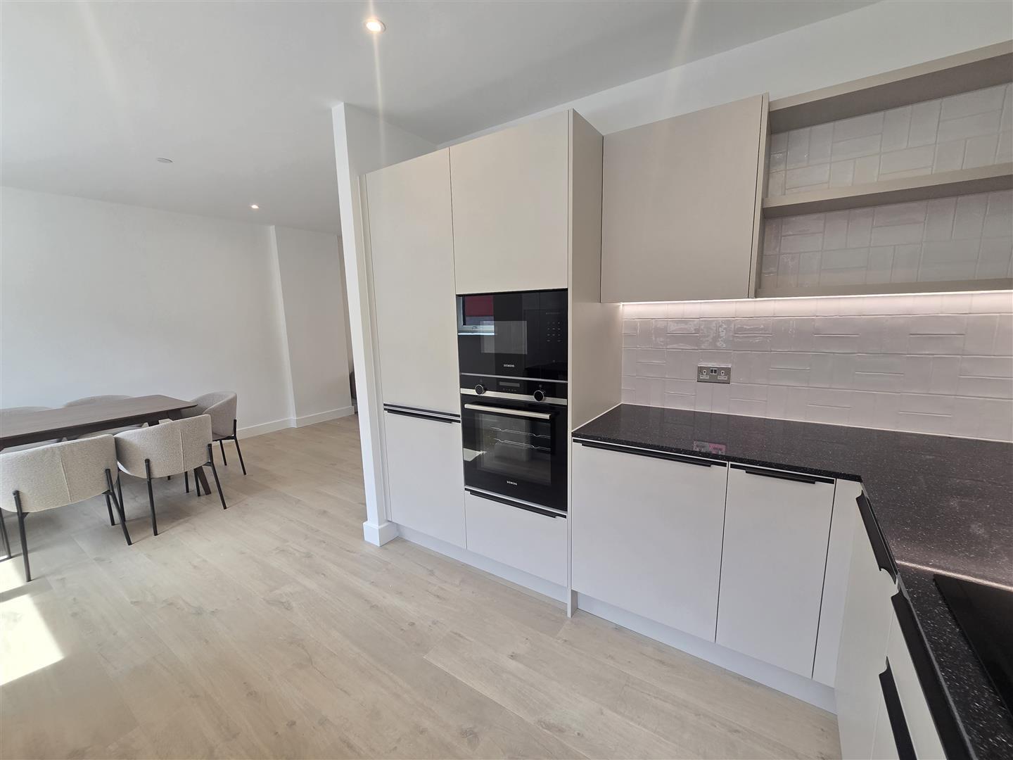 Langham Grove, Greenwich, London Image 6