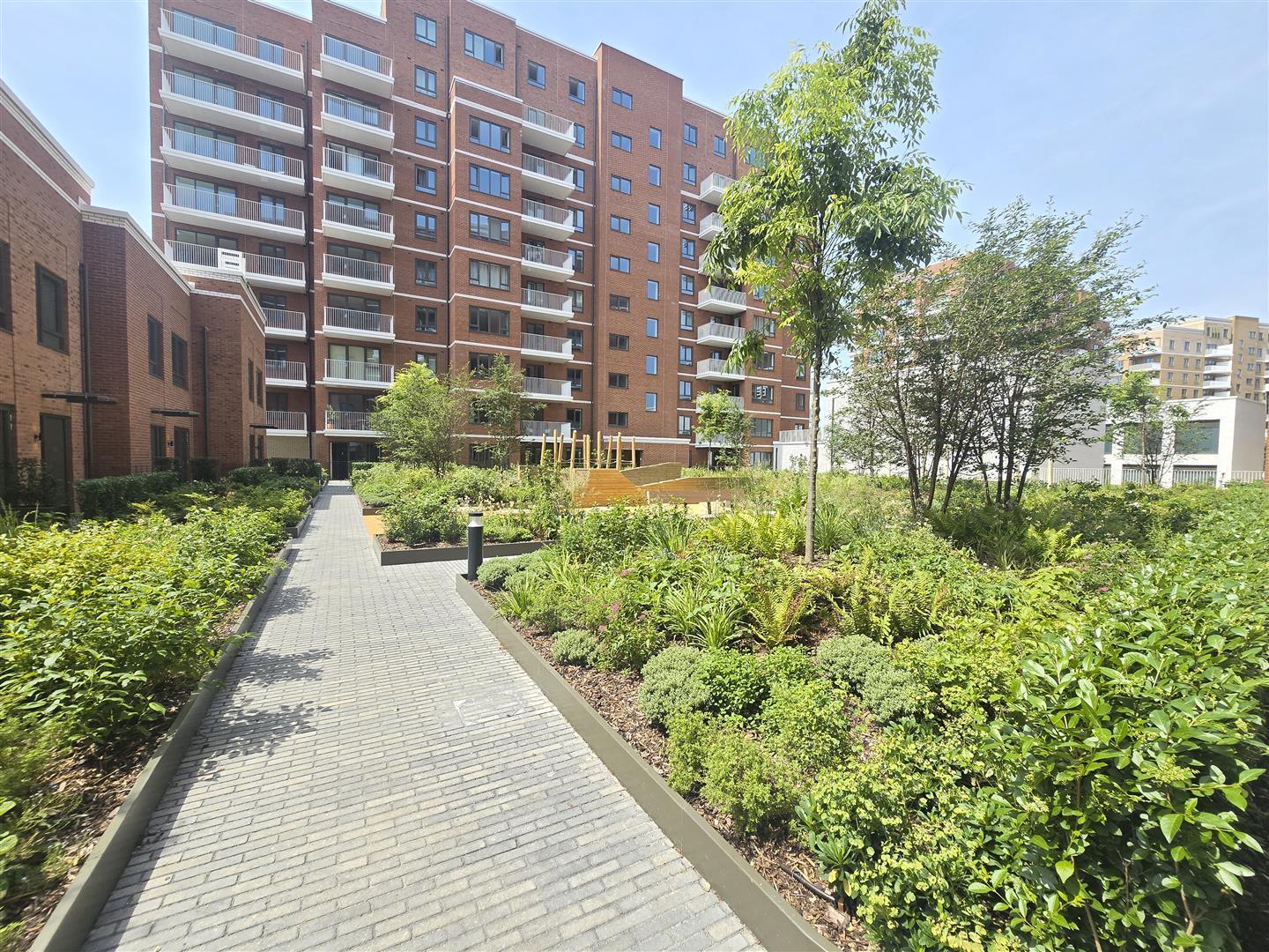 Langham Grove, Greenwich, London Image 23