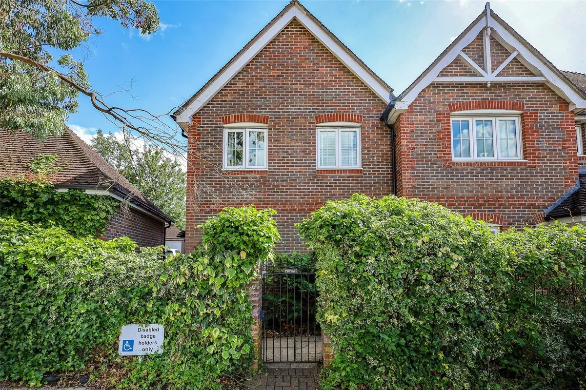 Dalley Way, Liss, Hampshire, GU33