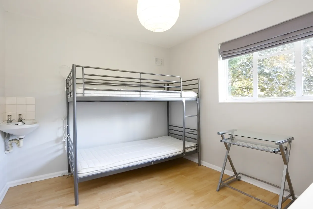Chester Road, SW19 photo 6