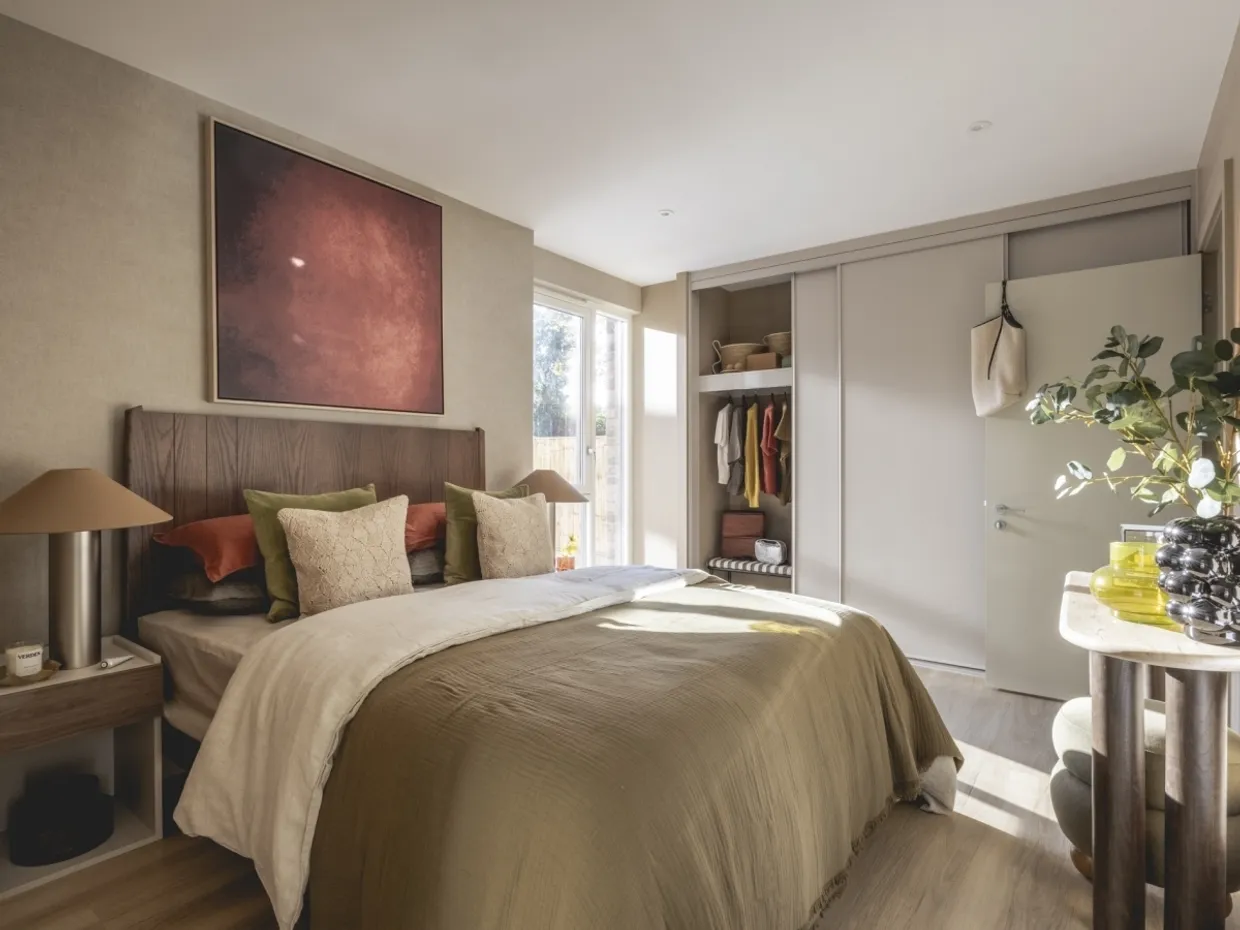 Momento Staines, 28 Mill Mead, Spelthorne, TW18 4UQ photo 2