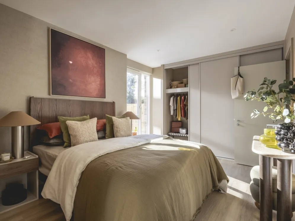 Momento Staines, 28 Mill Mead, Spelthorne, TW18 4UQ photo 2