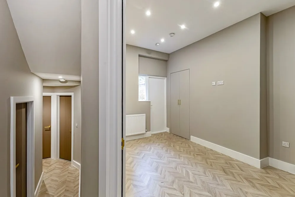 Ostade Road London SW2 photo 6