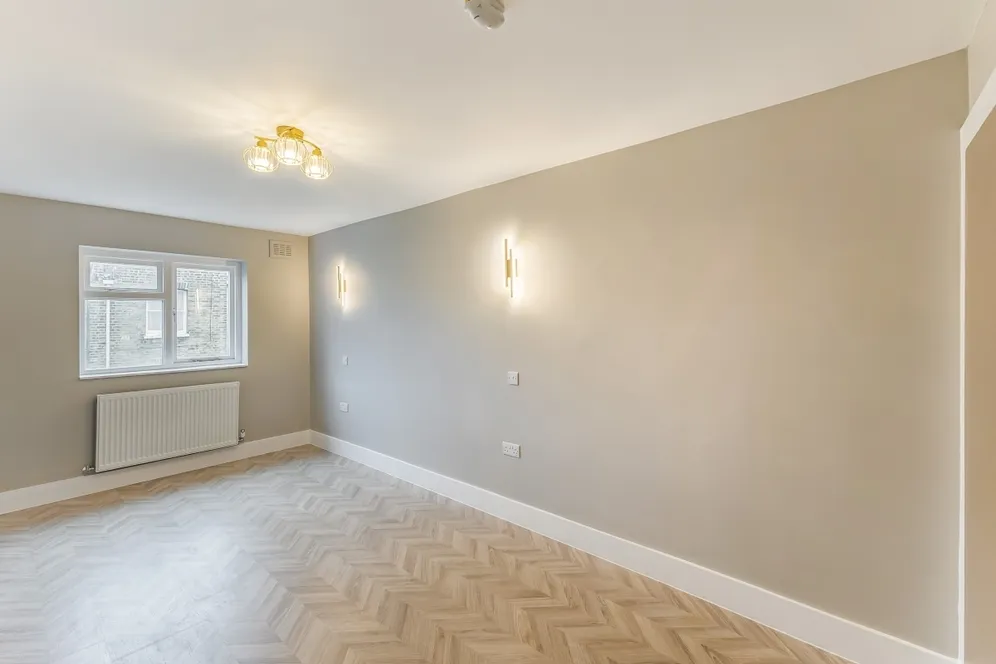 Ostade Road London SW2 photo 6