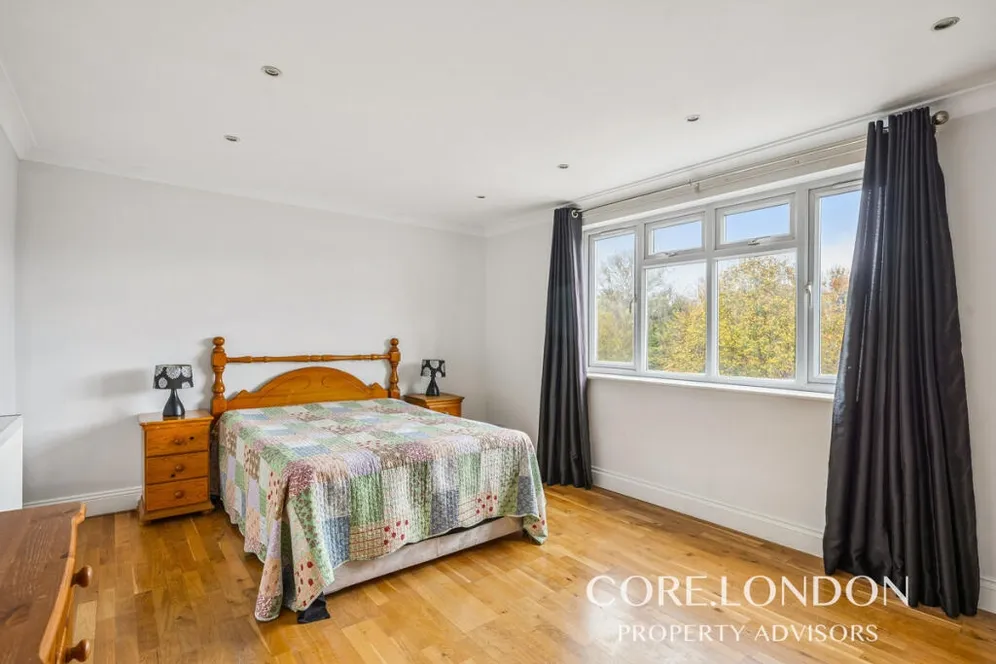 Grange Park London W5 photo 6