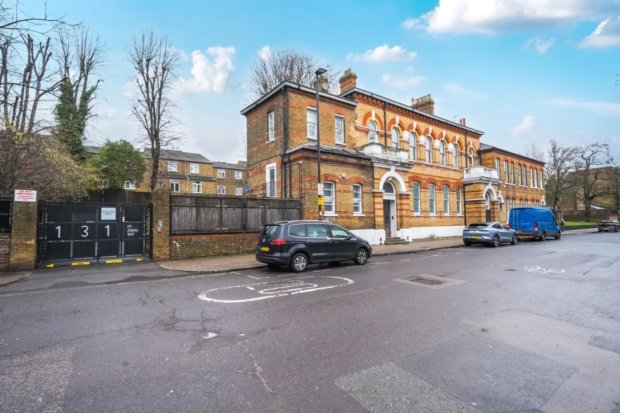 St. John's Way London N19 photo 1