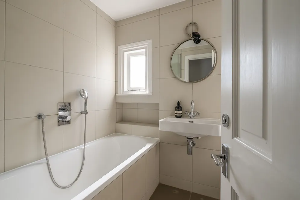 Huntspill Street, London, SW17 photo 8