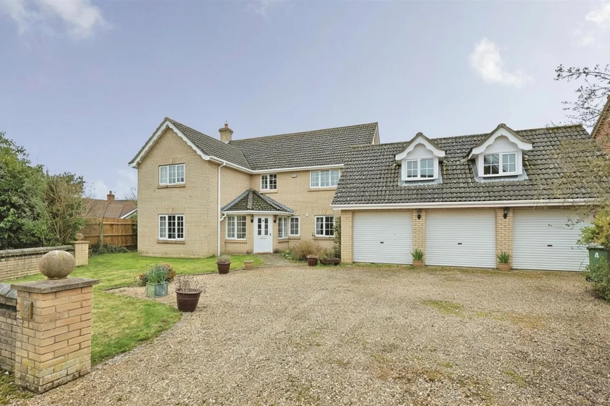 Orchard End, Dereham