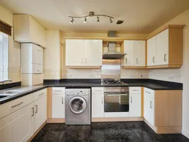 Harrier Close, Calne thumb 3