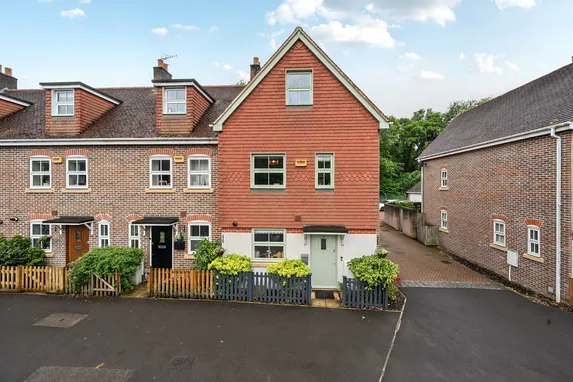 Dorking Road, Chilworth, GU4