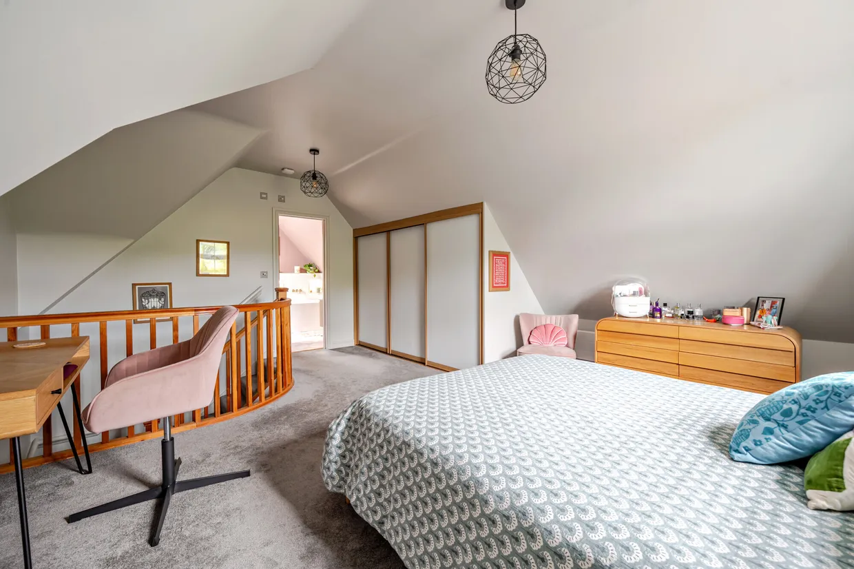 Dorking Road, Chilworth, GU4 photo 3