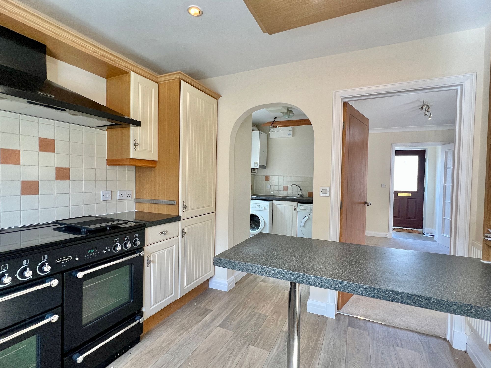 Richmond Green, Taunton - NO onward chain! Image 11