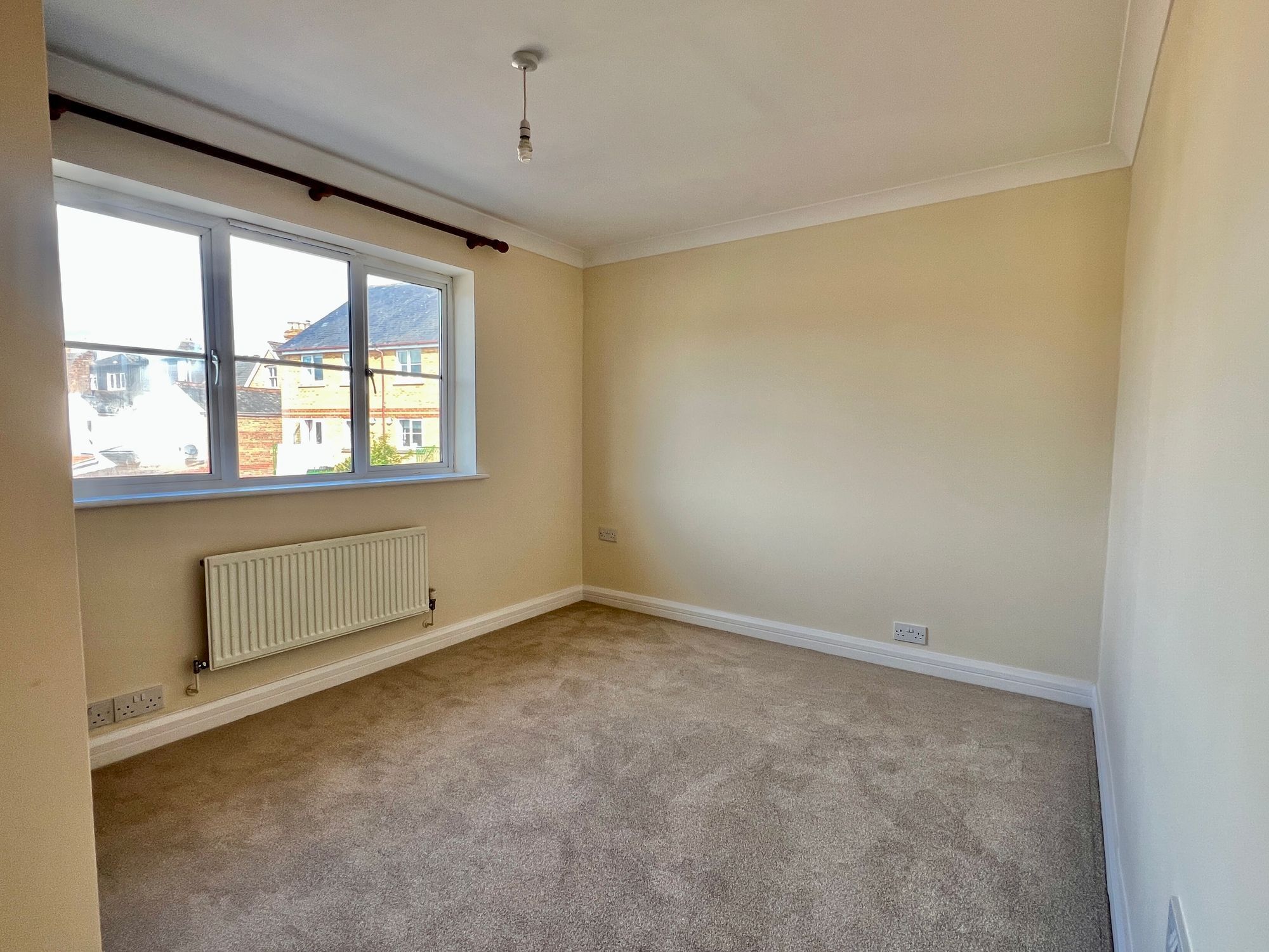 Richmond Green, Taunton - NO onward chain! Image 18