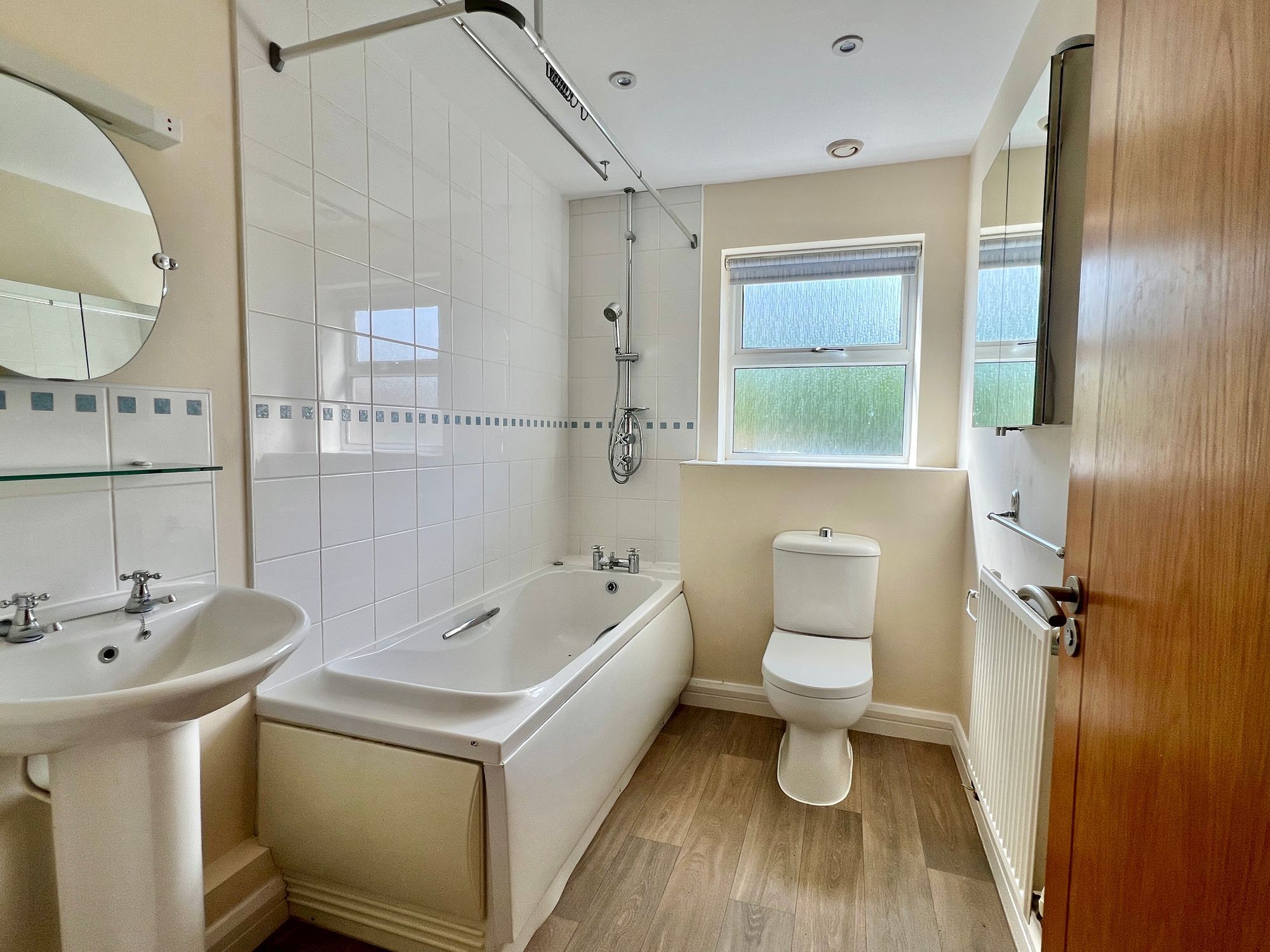 Richmond Green, Taunton - NO onward chain! Image 20