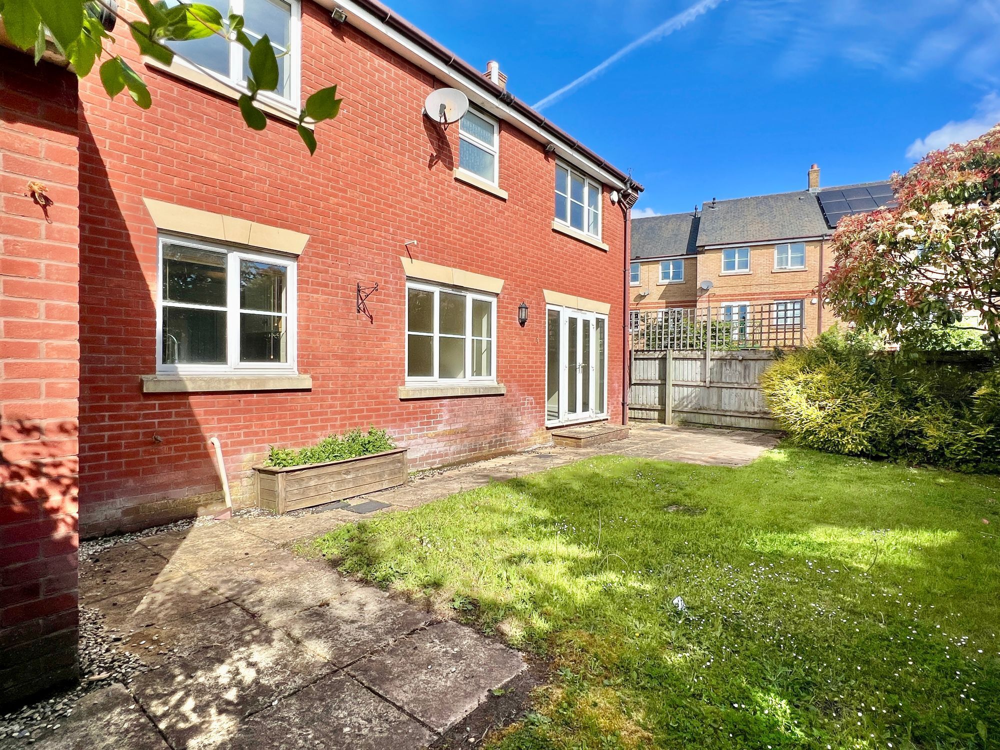 Richmond Green, Taunton - NO onward chain! Image 21