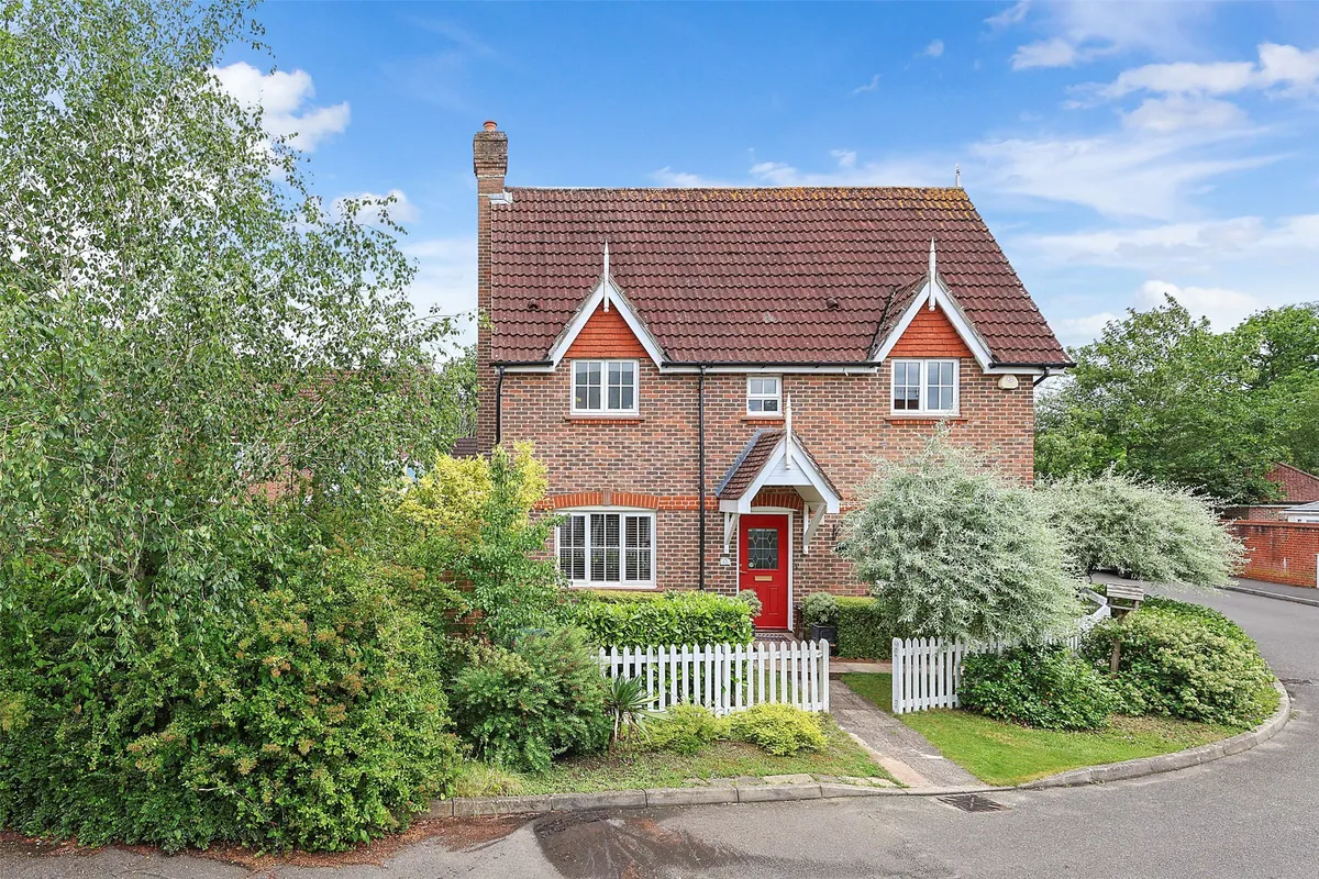 Furze Close, Horley, Surrey, RH6