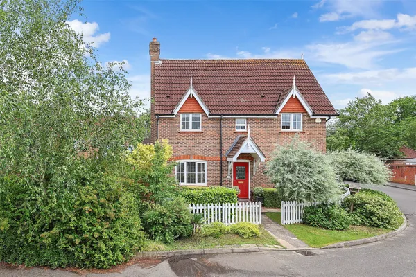 Furze Close, Horley, Surrey, RH6