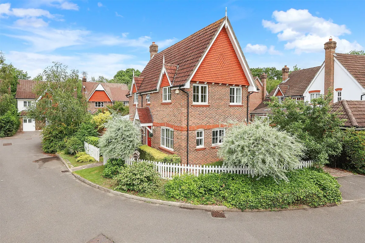 Furze Close, Horley, Surrey, RH6