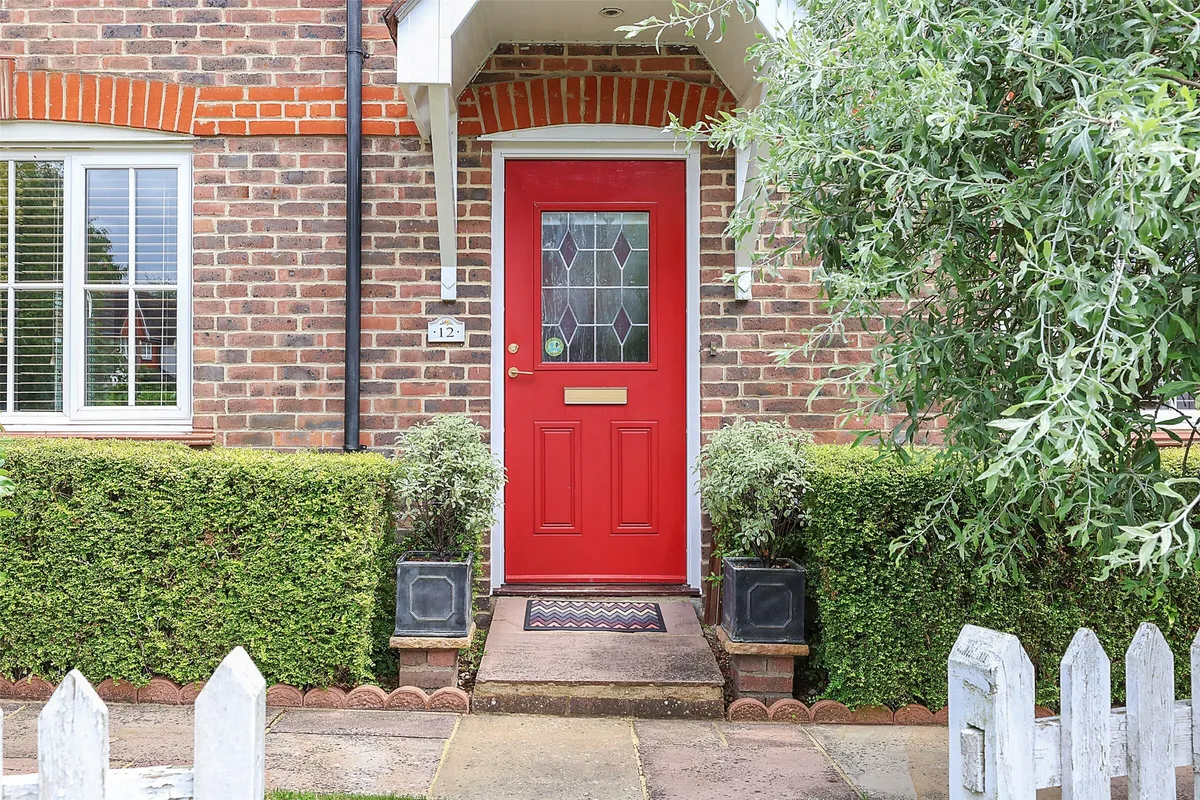 Furze Close, Horley, Surrey, RH6