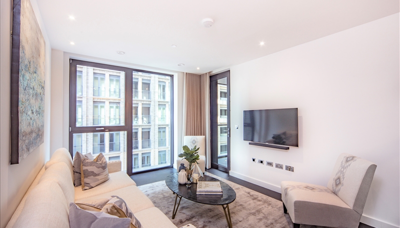 Luxury Two Bedroom Apartment To Let  SW11  Private Balcony Image 2