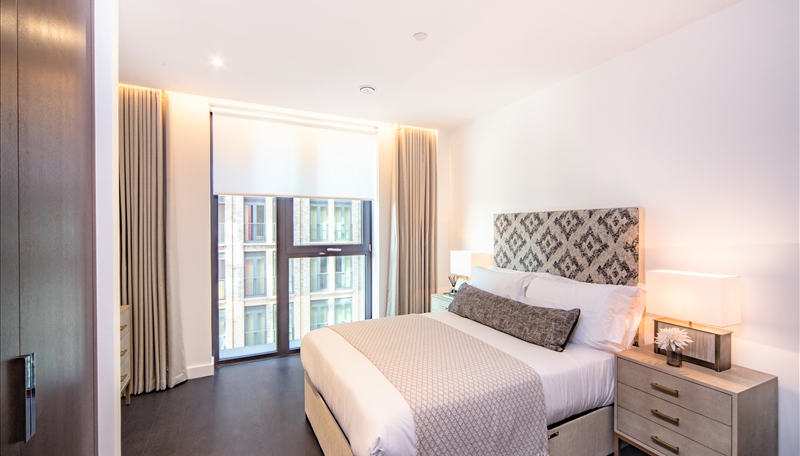 Luxury Two Bedroom Apartment To Let  SW11  Private Balcony Image 4