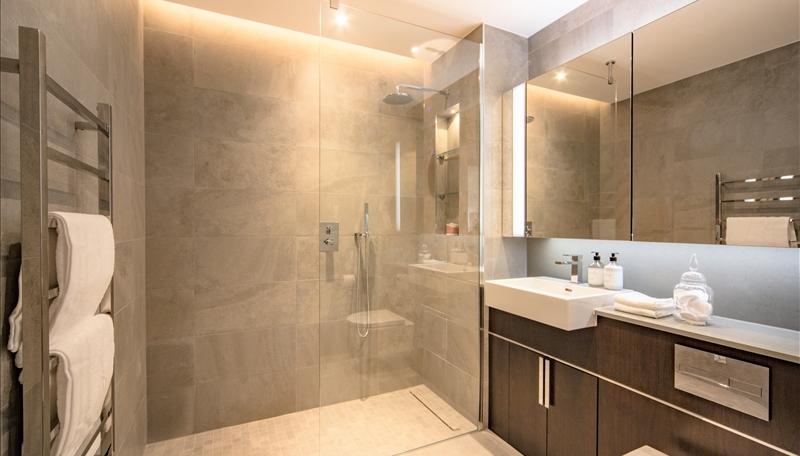 Luxury Two Bedroom Apartment To Let  SW11  Private Balcony Image 6
