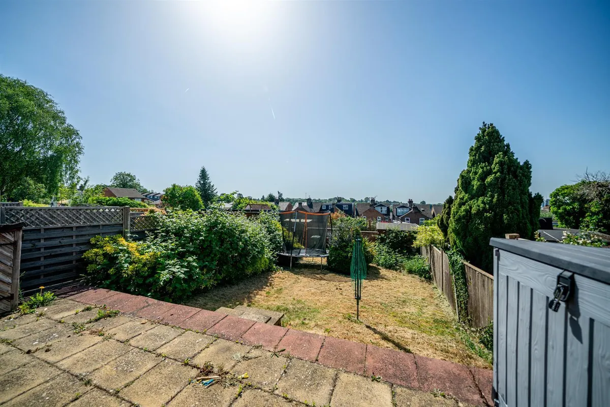 Temple Mead, Old Town Borders, Hemel Hempstead, Hertfordshire, HP2 5AR