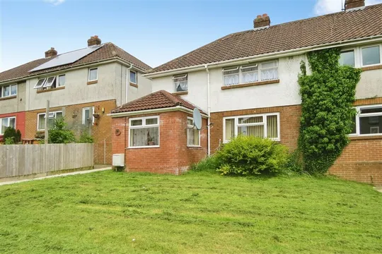 Ffordd Ganol, BRIDGEND, CF31