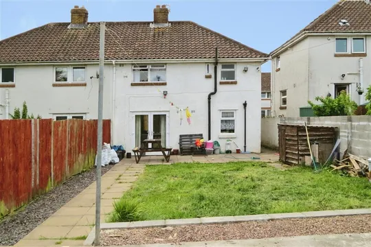 Ffordd Ganol, BRIDGEND, CF31