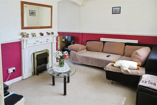 Ffordd Ganol, BRIDGEND, CF31