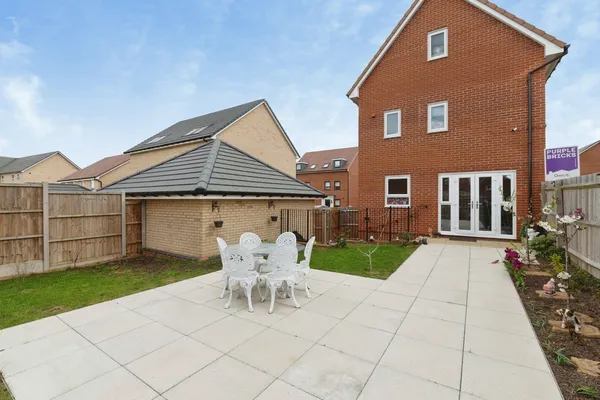 Eveleigh Gardens, Hullbridge, Hockley...