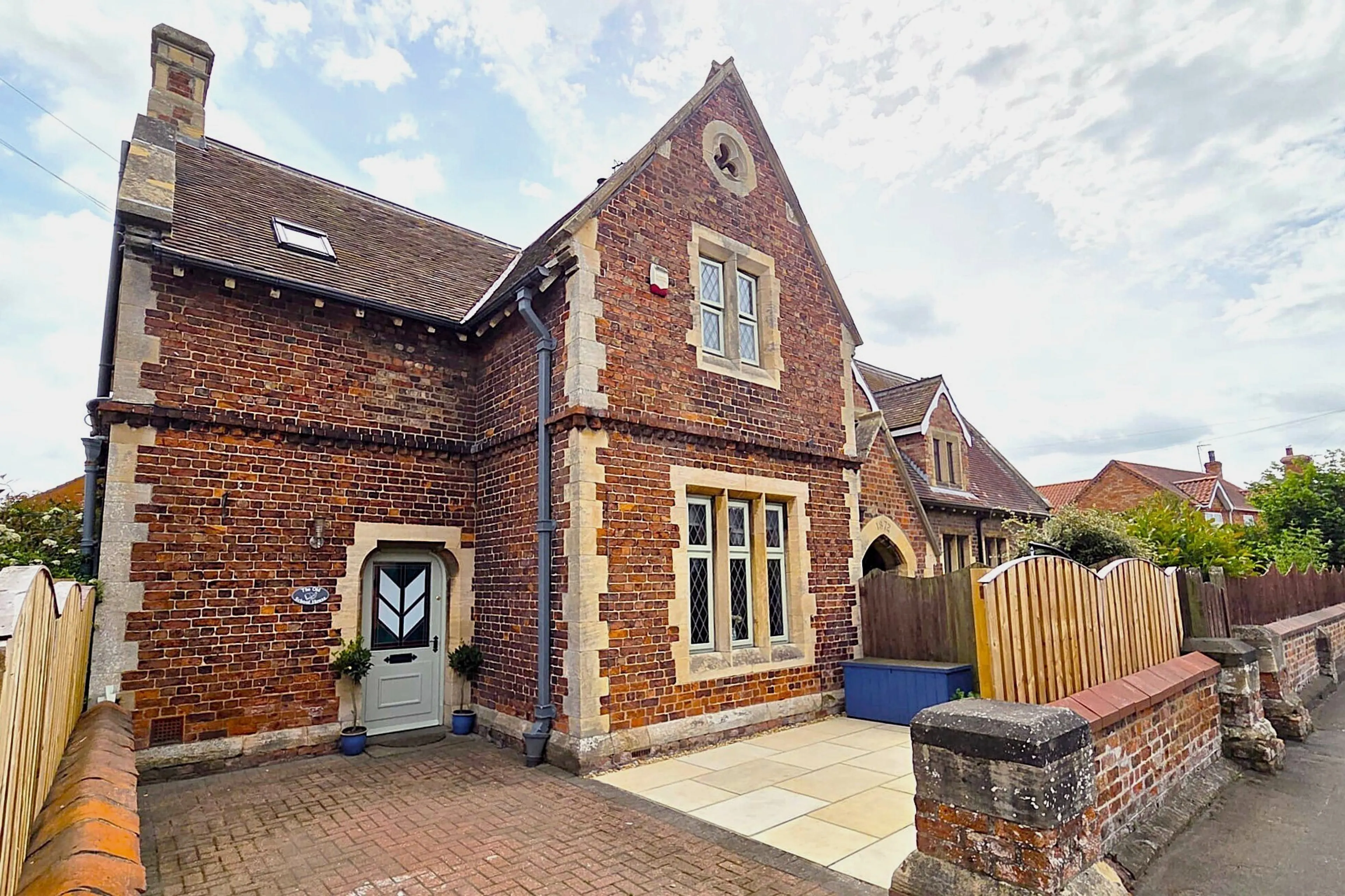 Property photo 0