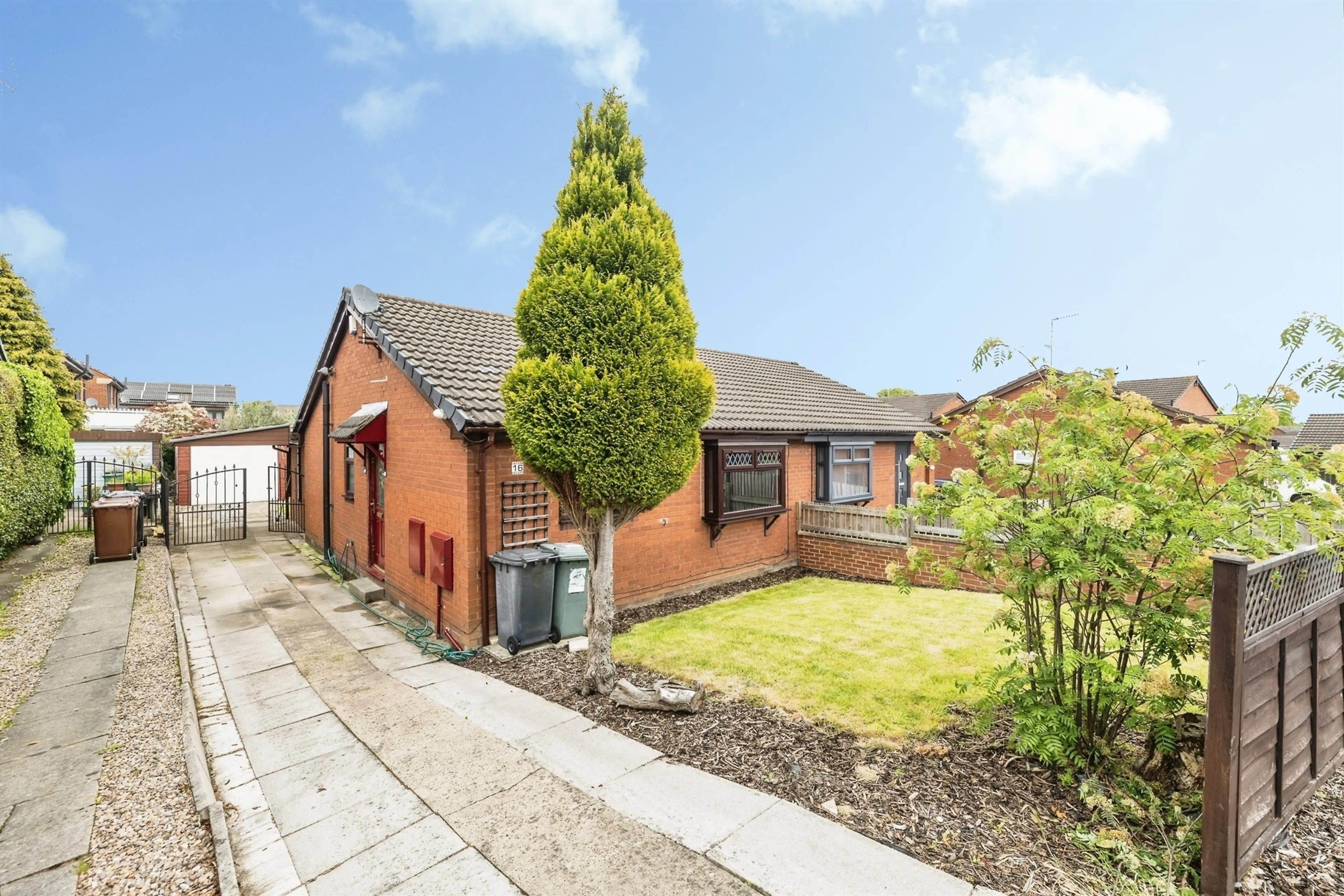 Property at South Hill Way, Leeds