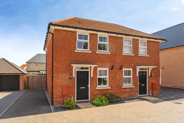 Clay Pit Close, Woolpit, Bury St. Edm...