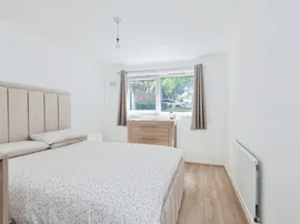 Park Hill Drive, Leicester thumb 3