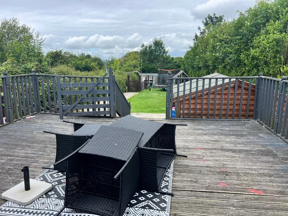 Property carousel item 12