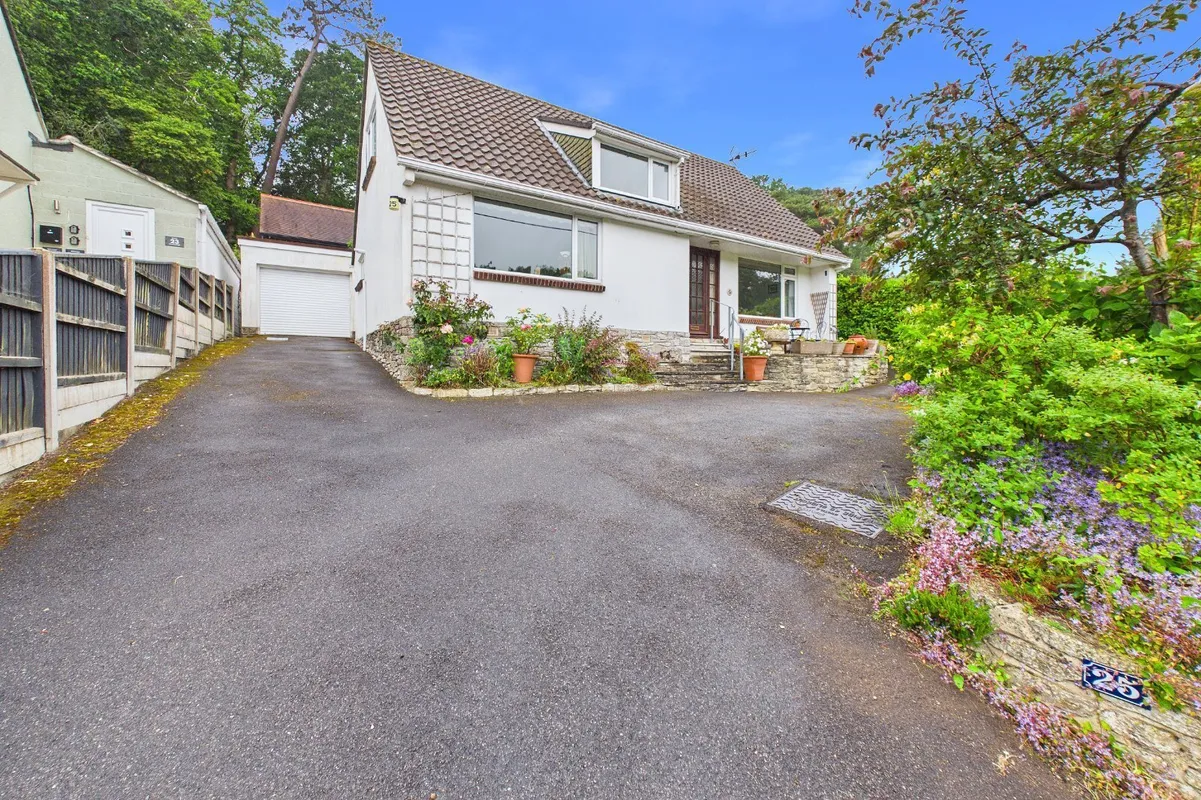 Charborough Road, Broadstone, Dorset, BH18