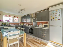 Addenbrookes Road, Newport Pagnell thumb 3