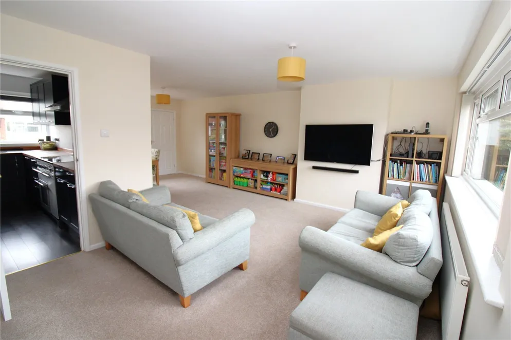 Property carousel item 4