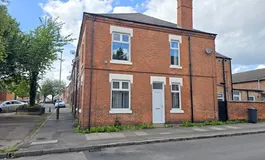 Clarendon Park, Avenue Road Extension LE2