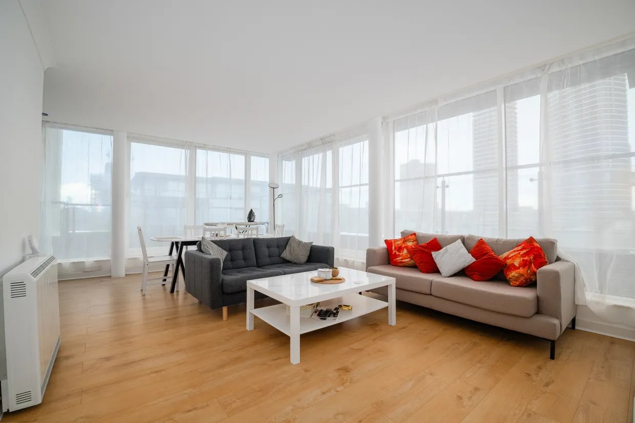 Boardwalk Place, London, E14 photo 2