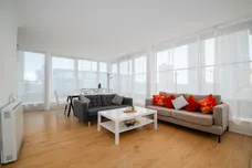 Boardwalk Place, London, E14 photo 2
