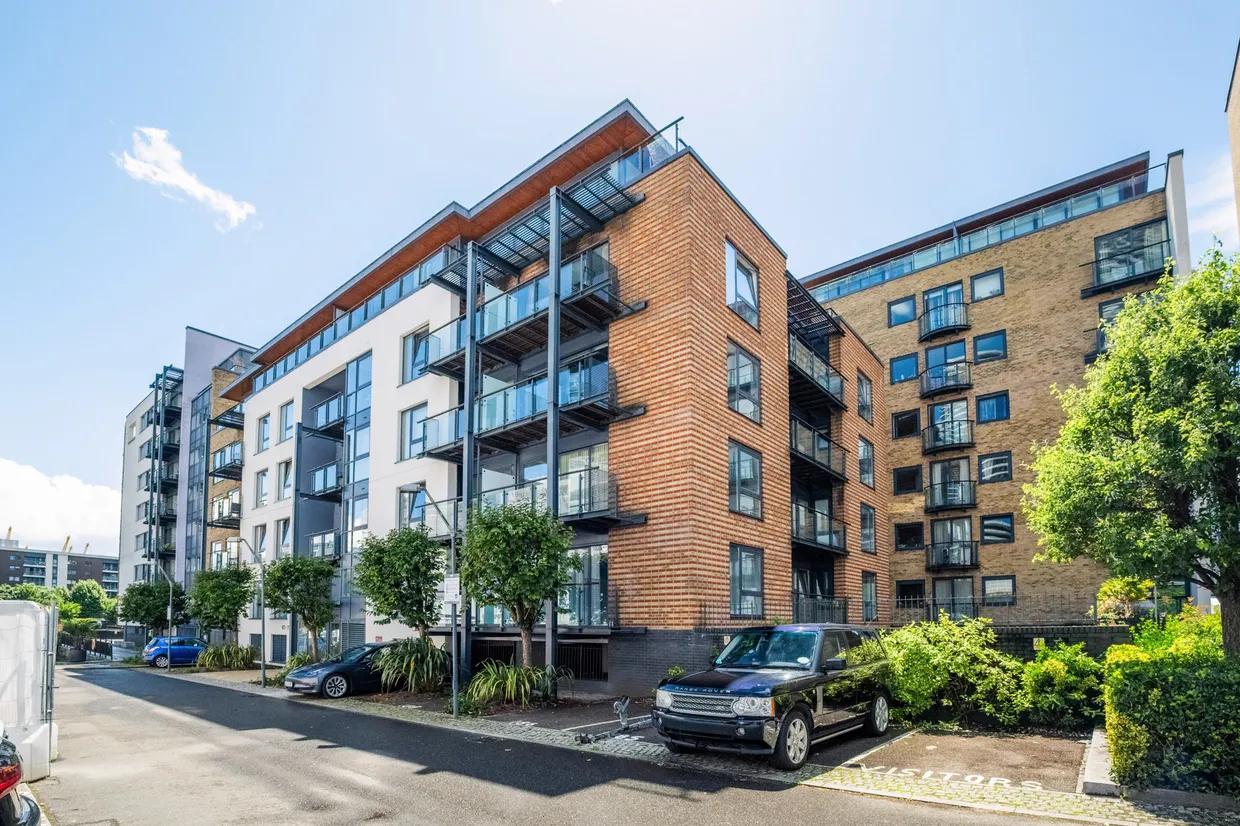 Boardwalk Place, London, E14 photo 3