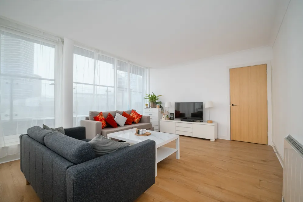 Boardwalk Place, London, E14 photo 4