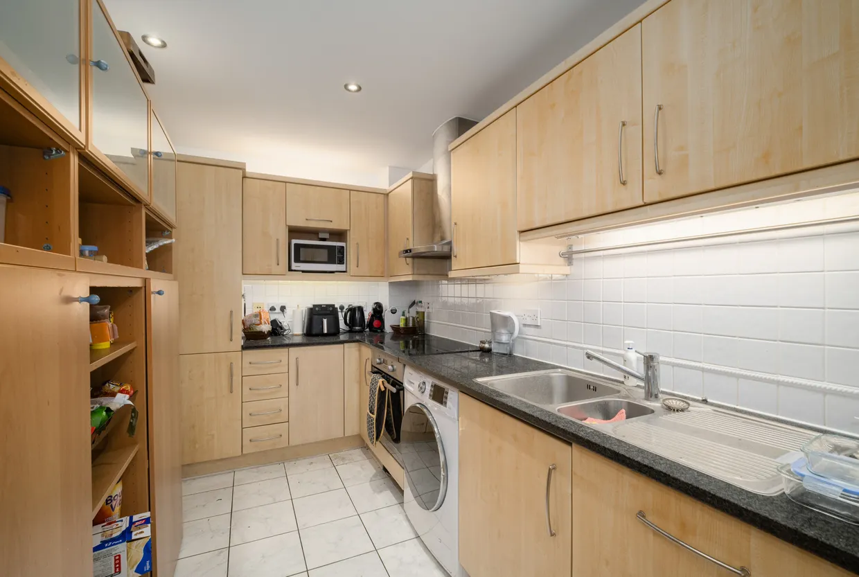 Boardwalk Place, London, E14 photo 14
