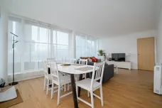 Boardwalk Place, London, E14 photo 17
