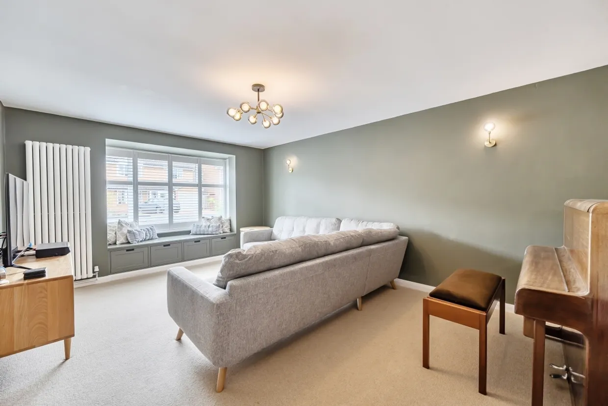 St. Andrews Crescent, Stratford-upon-Avon, CV37 photo 4