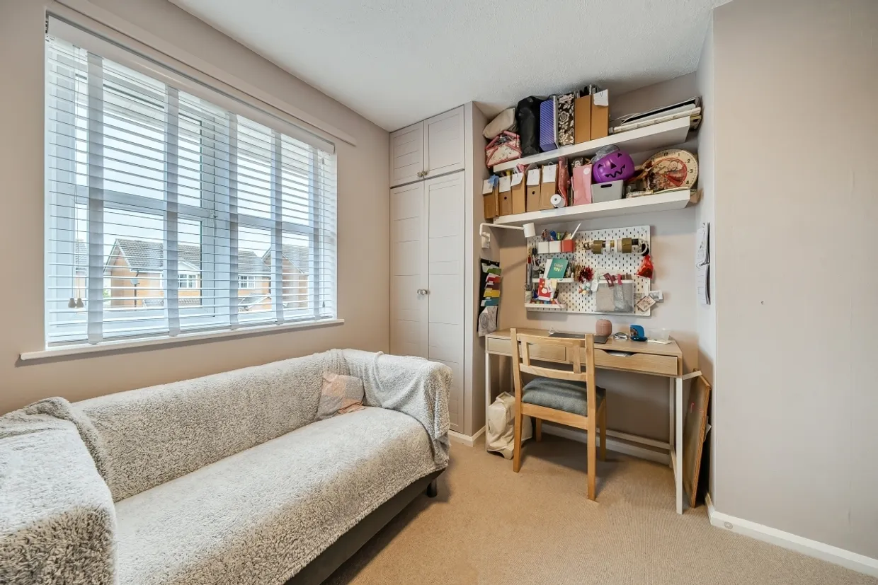 St. Andrews Crescent, Stratford-upon-Avon, CV37 photo 15