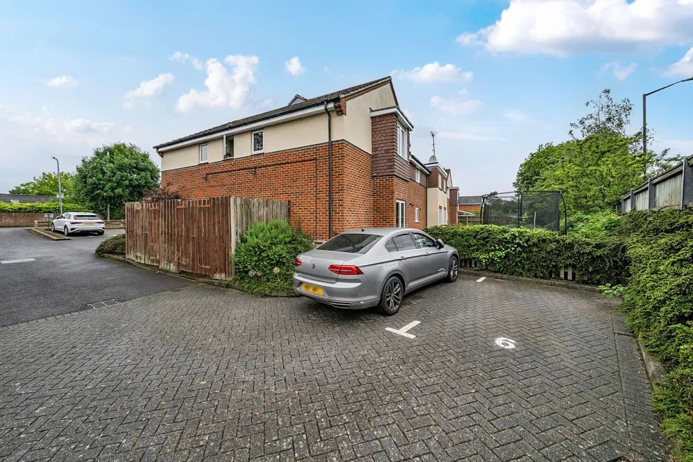 Green Lane, Windsor, SL4 photo 13